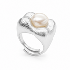 Camelia Ring