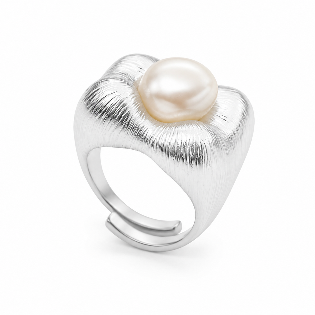 Camelia Ring