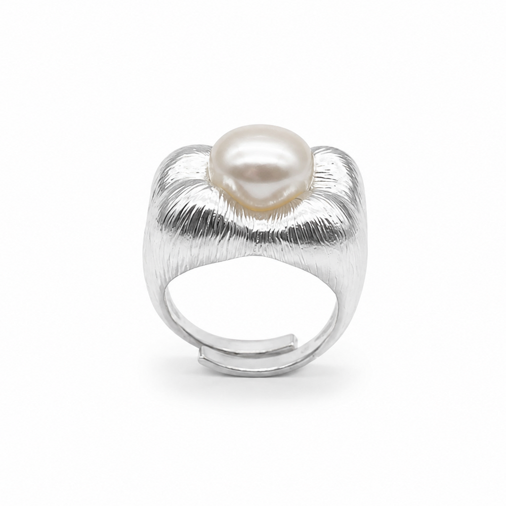 Camelia Ring