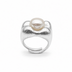 Camelia Ring