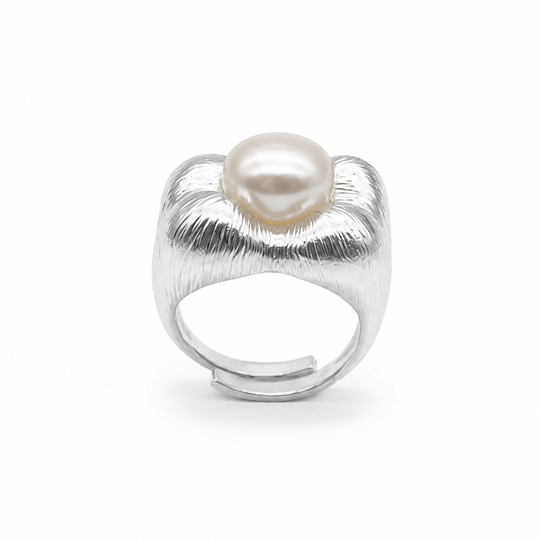 Camelia Ring